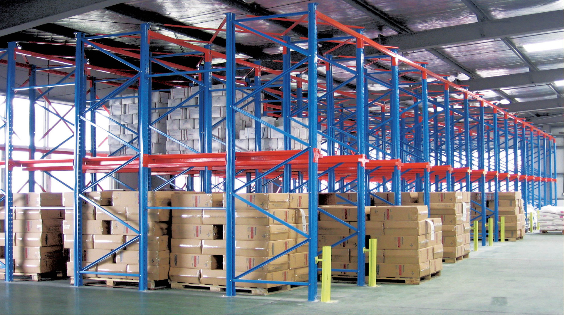 Drive-In Racking System Lane View